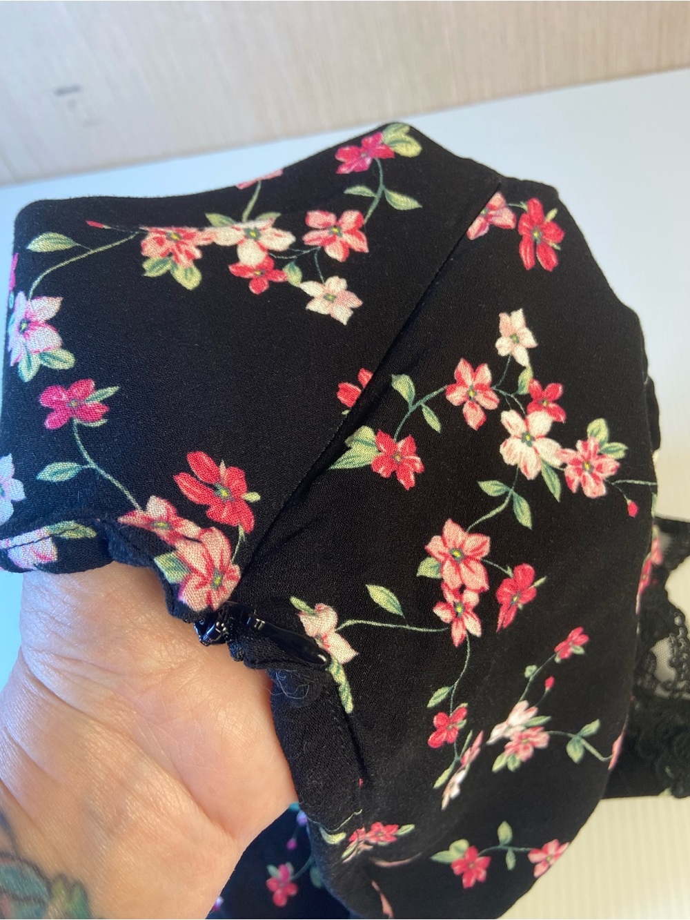 L.A. Hearts Floral Lace Trim Mini Skirt Black Pink Coquette Size M - Picture 5 of 5